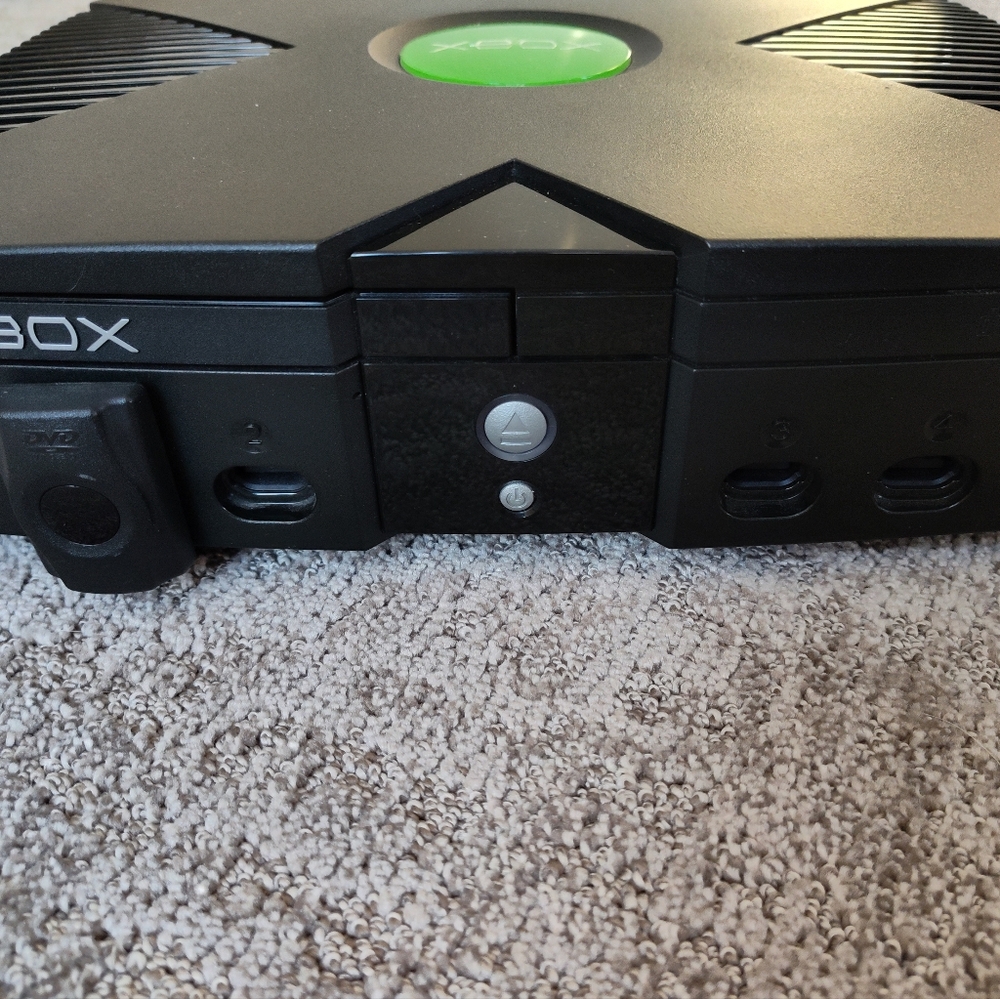 Xbox Original Console With Accessories And Manuals - Picture 2 of 11